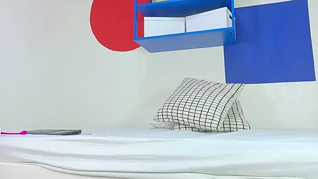 RiriiBrunette   online show from December 18, 2025, 12:55 pm