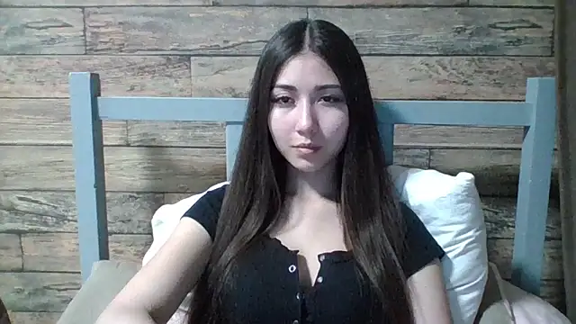 Snapshot of Virginia_Hicks chatting on September 17, 2025, 5:36 pm Virginia Hicks online show from September 17, 2025, 5:36 pm