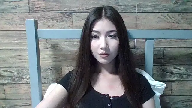 Virginia Hicks online show from October 9, 2025, 3:21 pm