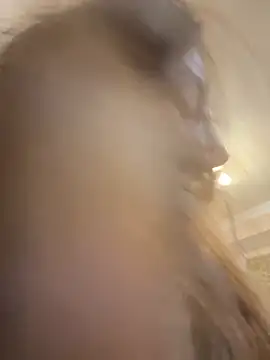 Snapshot of HellaryTourent chatting on November 17, 2025, 6:24 pm HellaryTourent online show from November 17, 2025, 6:24 pm