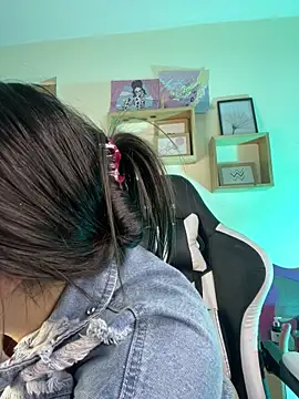 Valerie perez  online show from September 10, 2025, 9:59 pm