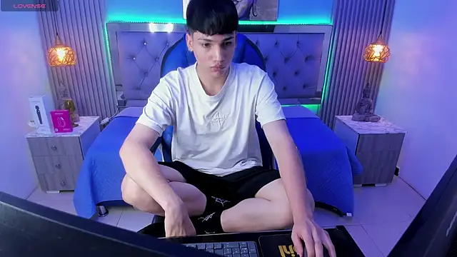 Snapshot of SamBlack_ chatting on July 21, 2026, 1:13 pm SamBlack online show from July 21, 2026, 1:13 pm