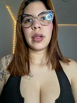 -Miaa  online show from November 4, 2025, 12:15 pm