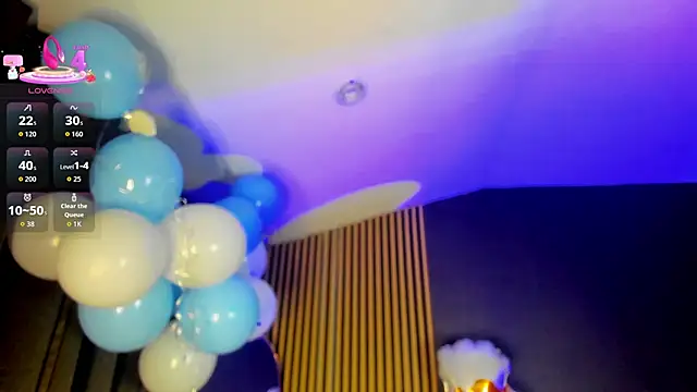 Snapshot of Gina_77 chatting on October 2, 2025, 12:12 pm Gina 77 online show from October 2, 2025, 12:12 pm