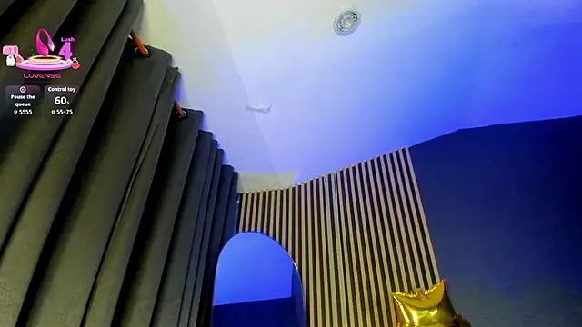 Snapshot of Gina_77 chatting on October 8, 2025, 12:25 pm Gina 77 online show from October 8, 2025, 12:25 pm