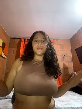 Snapshot of AnaisVelvet11 chatting on October 18, 2025, 12:13 am AnaisVelvet11 online show from October 18, 2025, 12:13 am