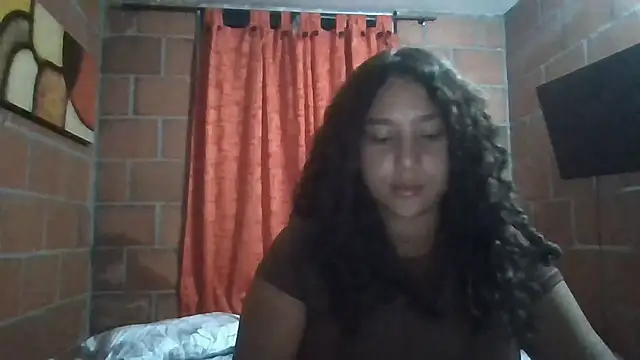 Snapshot of AnaisVelvet11 chatting on November 7, 2025, 1:05 am AnaisVelvet11 online show from November 7, 2025, 1:05 am