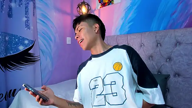 Snapshot of MaxiWildd chatting on February 13, 2026, 12:34 pm MaxiWildd online show from February 13, 2026, 12:34 pm