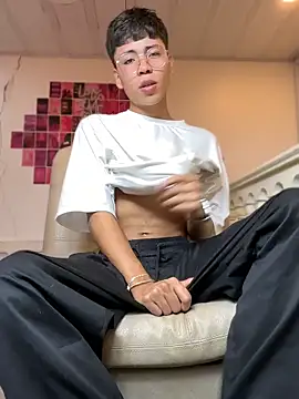 MaxiWildd online show from May 13, 2026, 1:08 pm