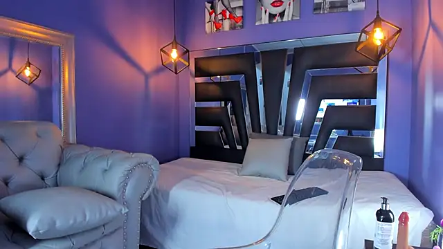 anne-brown13 online show from October 15, 2025, 7:14 pm