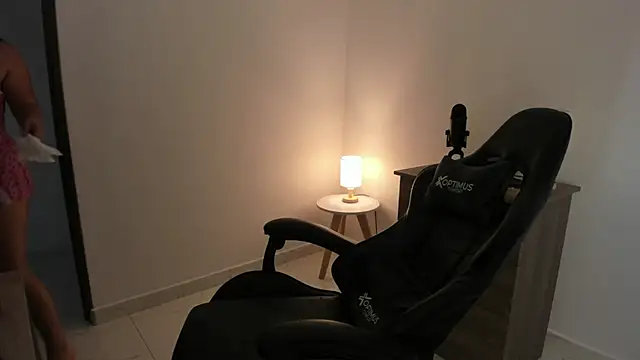 Snapshot of Kyleighc chatting on October 28, 2025, 10:34 pm Kyleighc online show from October 28, 2025, 10:34 pm