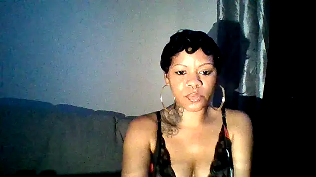 Snapshot of vexyrae chatting on October 23, 2025, 8:24 am vexyrae online show from October 23, 2025, 8:24 am