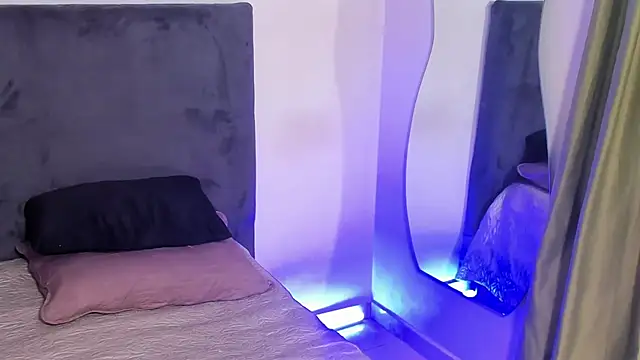 saramikaelson online show from January 13, 2026, 3:34 am