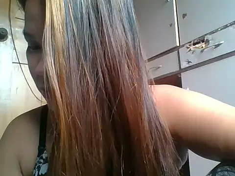 Bhubbles888 online show from February 18, 2026, 4:52 am