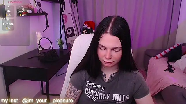 Michela Fruet online show from December 21, 2025, 1:24 am