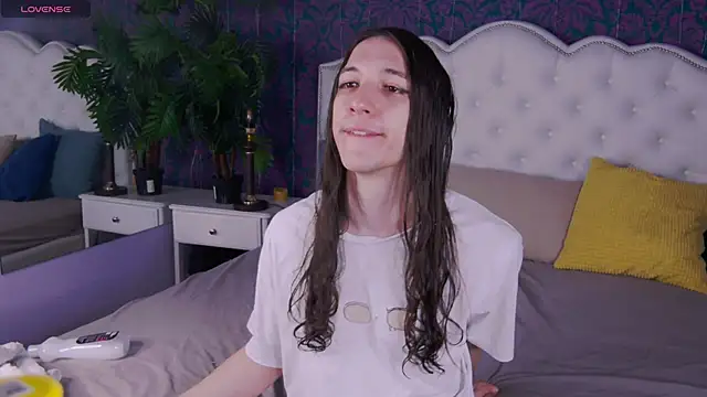 SilverMuse online show from April 14, 2026, 10:38 pm