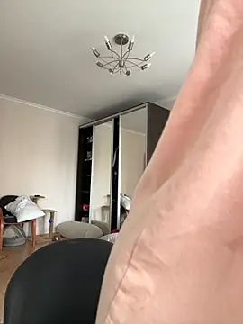 Snapshot of Lizza_xxx chatting on September 29, 2025, 8:19 am Lizza xxx online show from September 29, 2025, 8:19 am