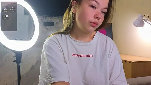 miss bubbles  online show from October 5, 2025, 12:20 am