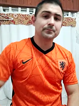 Bradd 32 online show from February 16, 2026, 4:08 am