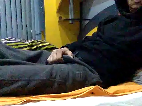 adiluci1 online show from December 14, 2025, 3:45 am