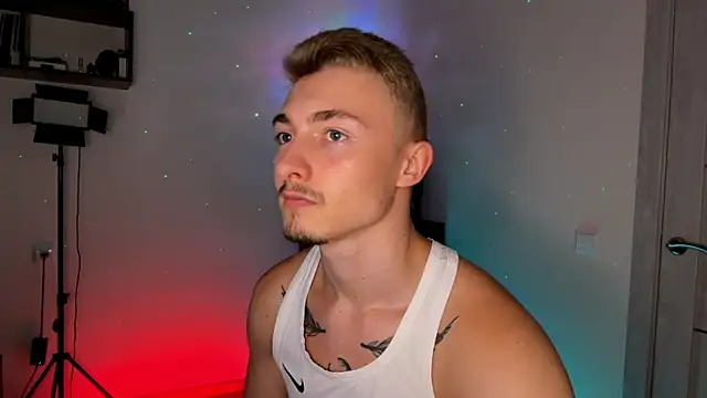 Artur  Skott online show from October 14, 2025, 5:58 pm