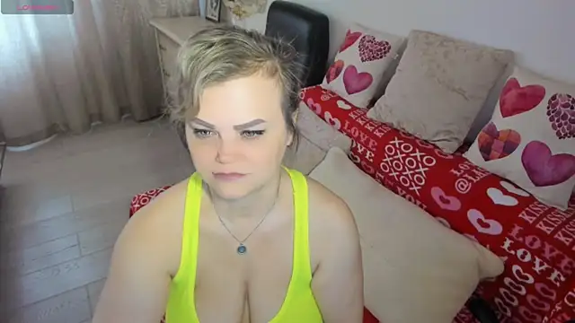 Snapshot of MildMature chatting on May 24, 2026, 4:39 am MildMature online show from May 24, 2026, 4:39 am