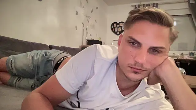 Sweetbooy90 online show from June 3, 2026, 5:40 pm
