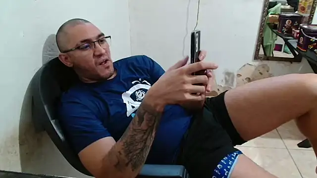 Leonino231 online show from September 22, 2025, 4:53 pm