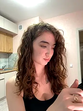 Adelina Bliss online show from November 21, 2025, 1:32 pm