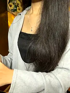 Nhinhi18 online show from October 25, 2025, 3:07 pm