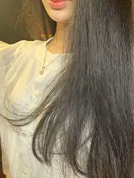 Nhinhi18 online show from April 12, 2026, 3:06 pm