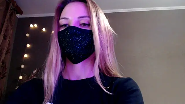 Snapshot of Iris_lave chatting on April 18, 2026, 7:07 pm Iris lave online show from April 18, 2026, 7:07 pm