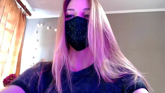 Snapshot of Iris_lave chatting on May 7, 2026, 2:11 pm Iris lave online show from May 7, 2026, 2:11 pm