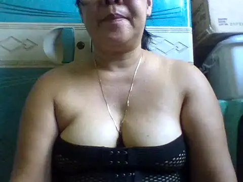 mommasexy29 online show from September 27, 2025, 4:39 am