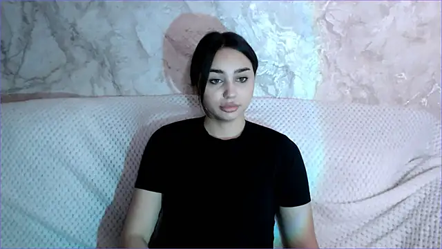 ChocolateKity online show from April 14, 2026, 4:07 am