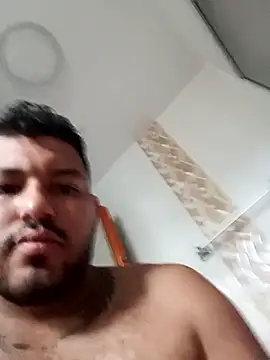 Snapshot of Frank0021 chatting on October 18, 2025, 12:06 pm Frank0021 online show from October 18, 2025, 12:06 pm