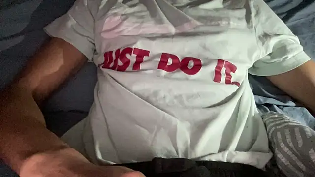 0xdeexnutz online show from November 1, 2025, 1:02 pm