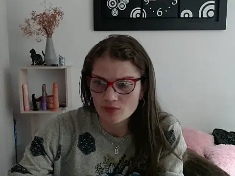 Camila-ventura online show from November 11, 2025, 7:47 pm