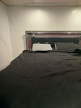 GQ9inchs online show from February 11, 2026, 1:27 pm