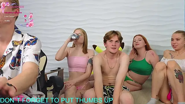 Snapshot of Tea_white chatting on October 13, 2025, 3:23 pm Tea white online show from October 13, 2025, 3:23 pm