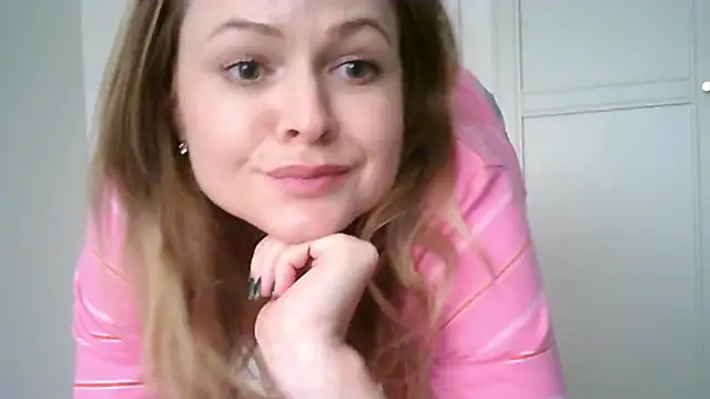 Ginger-bb online show from October 27, 2025, 8:40 am