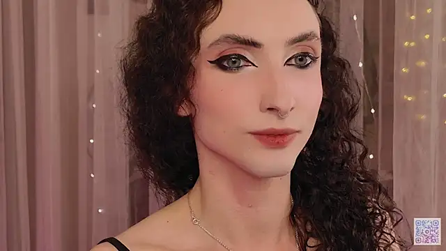 Snapshot of Queen_of_tease chatting on September 27, 2025, 7:41 pm Queen of tease online show from September 27, 2025, 7:41 pm