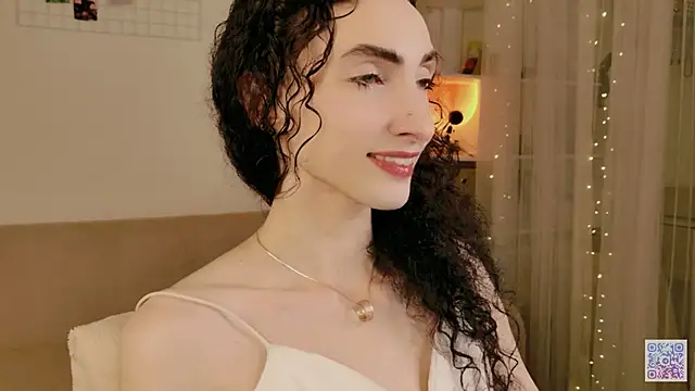 Snapshot of Queen_of_tease chatting on February 14, 2026, 6:15 pm Queen of tease online show from February 14, 2026, 6:15 pm