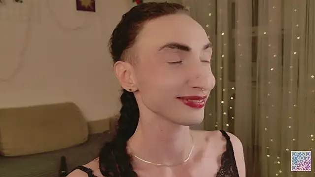 Queen of tease online show from April 11, 2026, 4:17 am