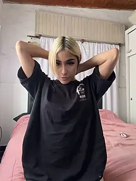 Babylovetiernax online show from April 29, 2026, 3:27 pm