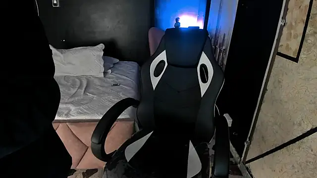 Asta Black online show from September 11, 2025, 8:03 am