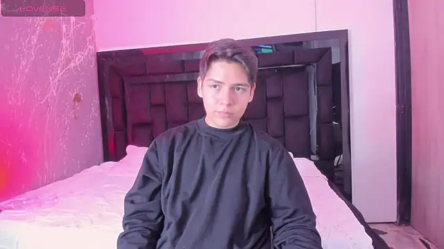 Asta Black online show from September 14, 2025, 4:33 am