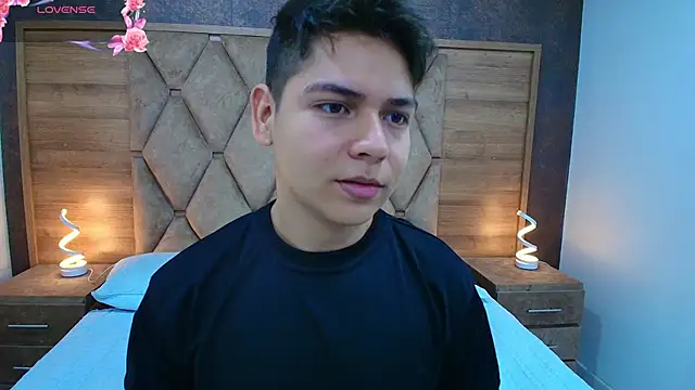 Asta Black online show from September 30, 2025, 9:03 am