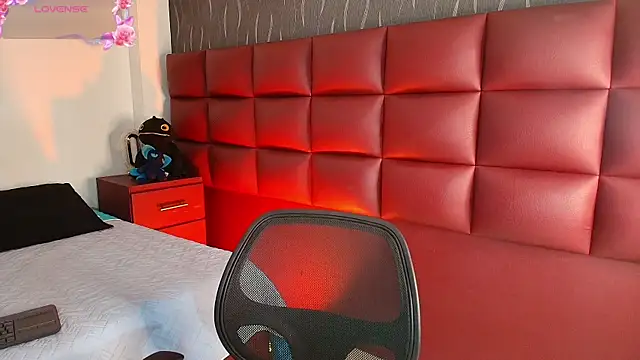 Asta Black online show from October 4, 2025, 11:14 pm