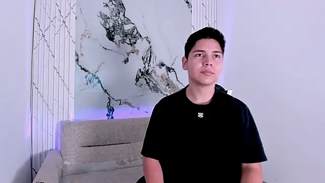 Asta Black online show from October 15, 2025, 10:32 pm